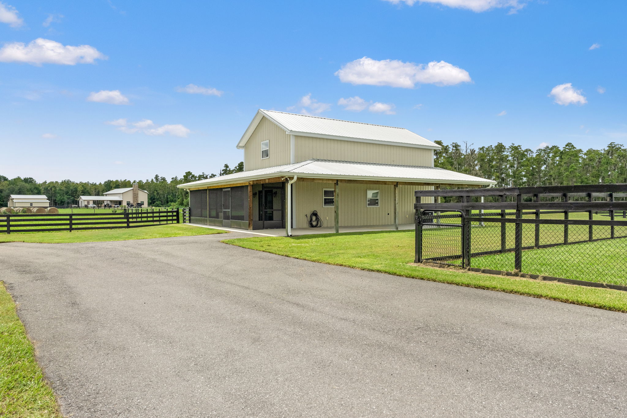 Barndominium photo 2